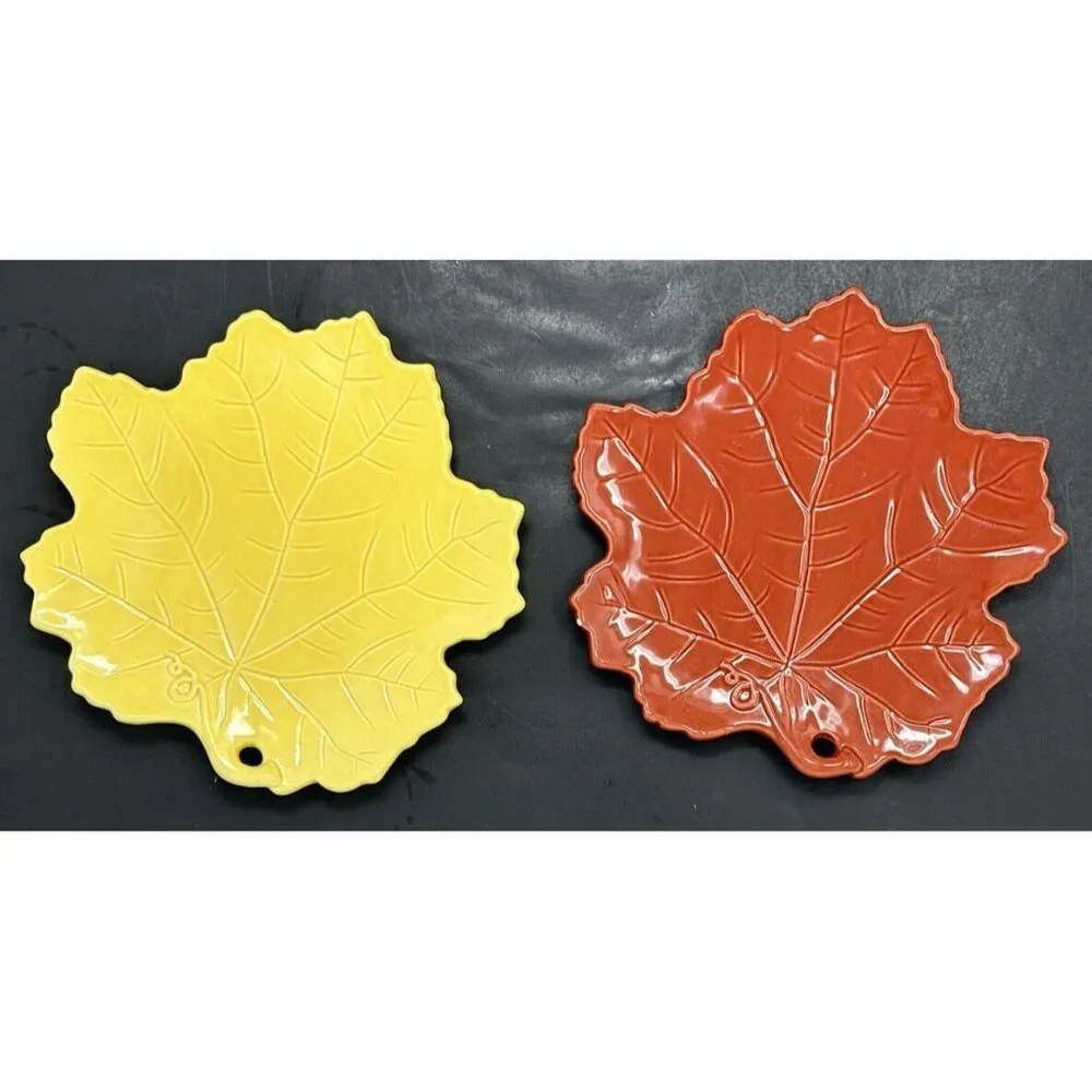 2 BARBARA EIGEN WILLIAMS-SONOMA AUTUMN HARVEST Red Yellow Salad Leaf Plates - Picture 1 of 12